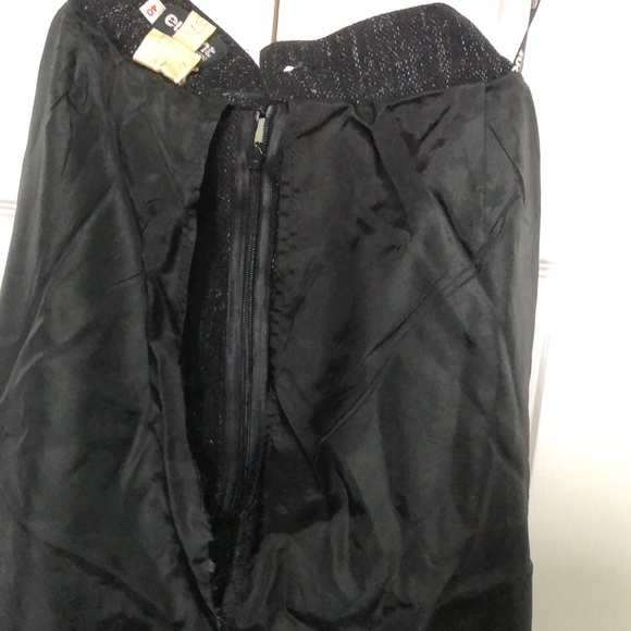 Thrifted Elknot Europe black vintage style midi skirt. - Picture 6 of 6